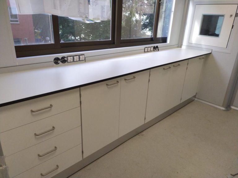 Mesa de laboratorio para farmacéutico formulista