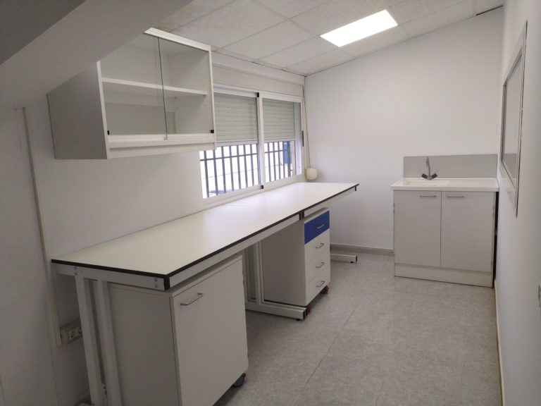 Mesas de laboratorio en Cuenca