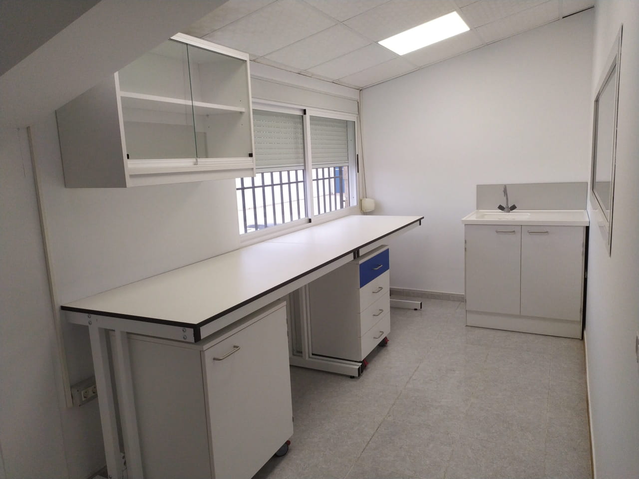 Mesas de laboratorio en Cuenca