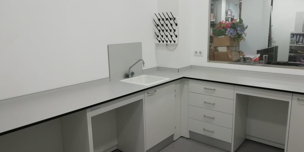 Bancada de laboratorio para farmacia