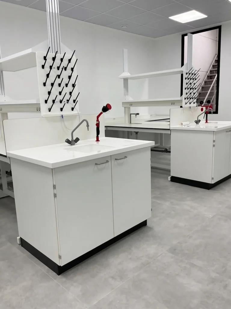 Fregaderos para laboratorio